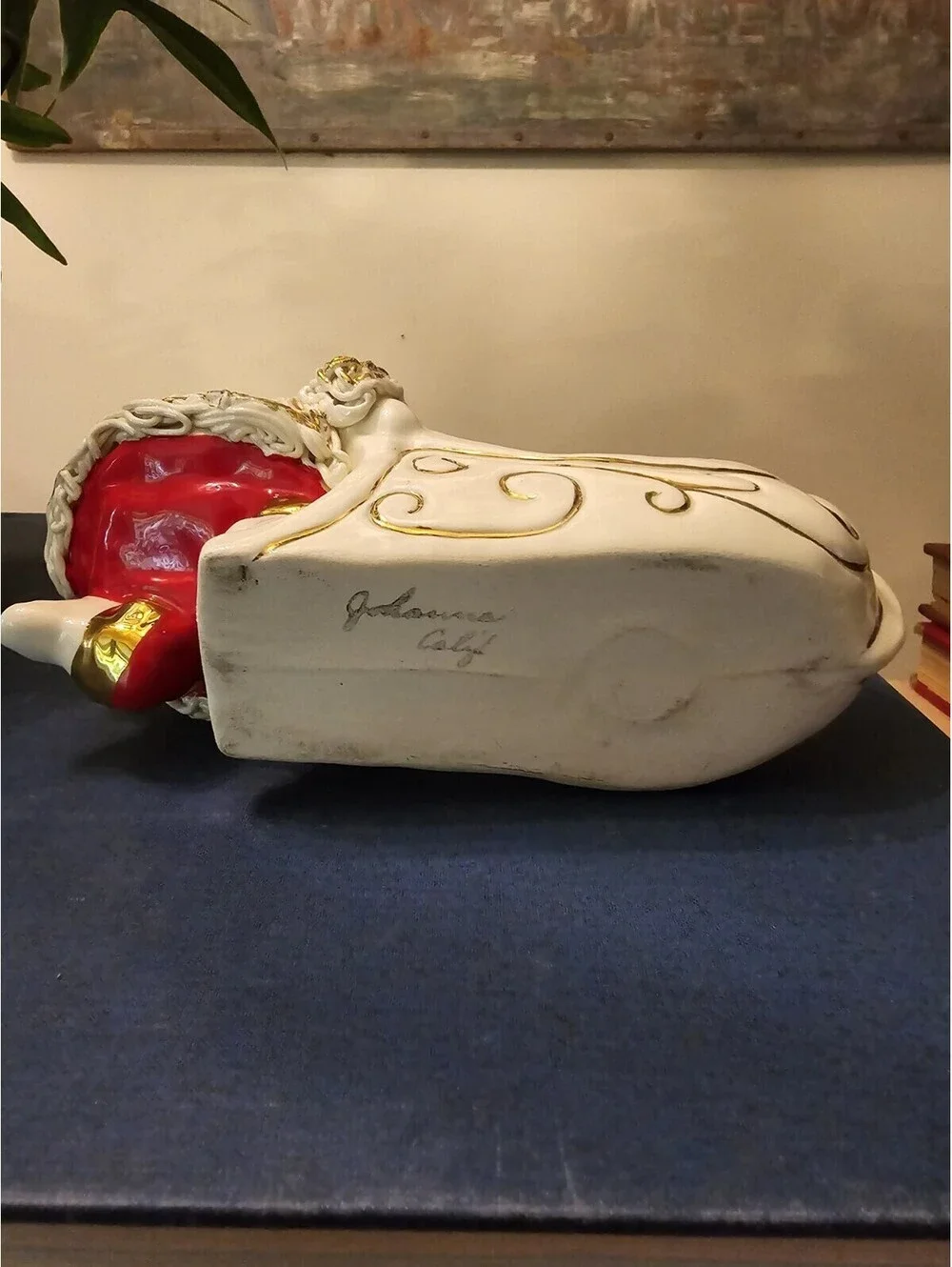 Johanna Calif. Pottery 1940s/1950s Spaghetti Santa with sleigh. 22k gold Accents